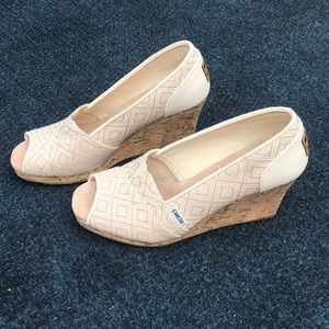 TOMS Wedge